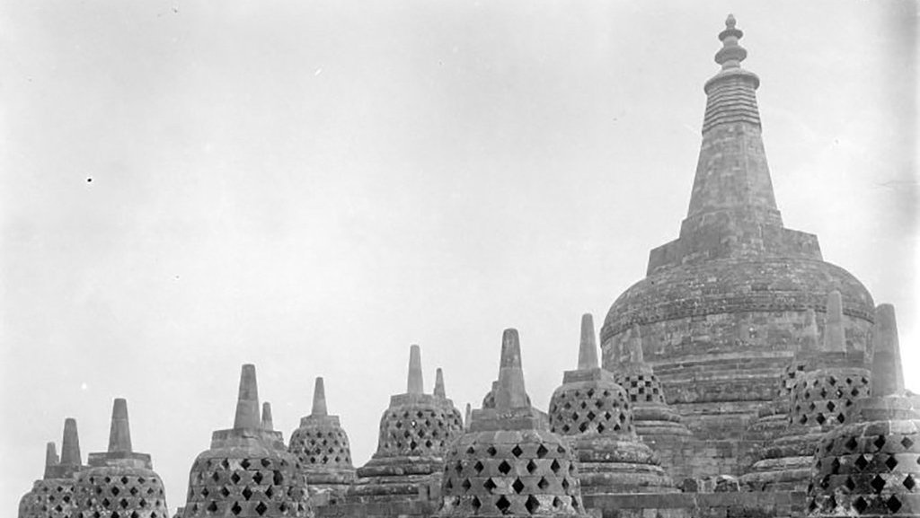 Arkeolog Kritik Rencana Pemasangan Chattra di Stupa Induk Borobudur Arkeolog Kritik Rencana Pemasangan Chattra di Stupa Induk Borobudur