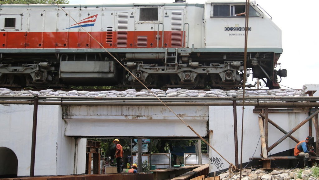 Penumpang Kereta yang Diantar Bus Tak Dapat Pengembalian Uang Penumpang Kereta yang Diantar Bus Tak Dapat Pengembalian Uang