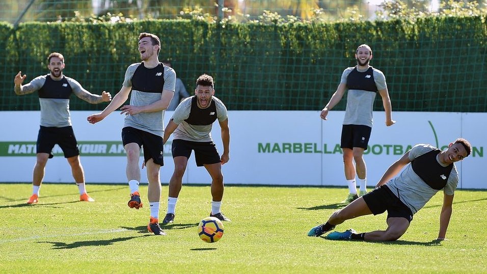 Klopp Pastikan Liverpool Kehilangan Chamberlain untuk Waktu Lama Klopp Pastikan Liverpool Kehilangan Chamberlain untuk Waktu Lama