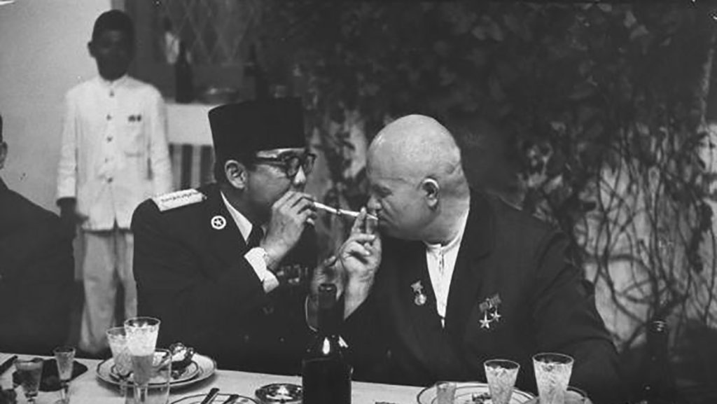 Kemesraan Jakarta-Moskow dalam Kunjungan Khrushchev ke Indonesia Kemesraan Jakarta-Moskow dalam Kunjungan Khrushchev ke Indonesia