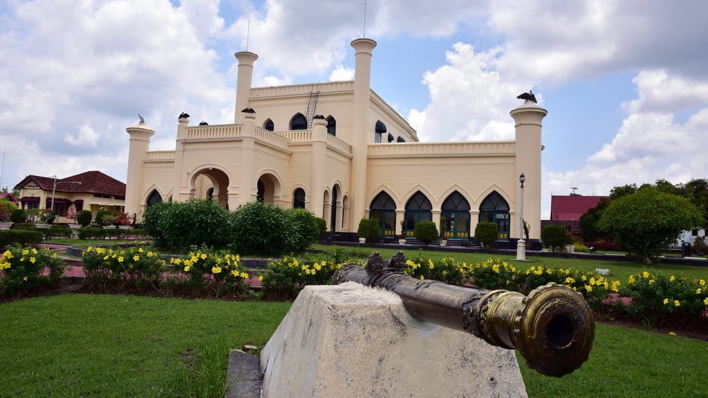 Masjid Raya Syahabuddin di Riau: Warisan Sejarah Kesultanan Siak Masjid Raya Syahabuddin di Riau: Warisan Sejarah Kesultanan Siak