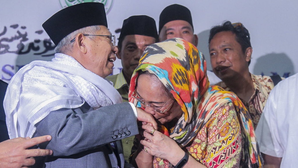 Mereka yang Menolak dan Menerima Maaf Sukmawati Mereka yang Menolak dan Menerima Maaf Sukmawati