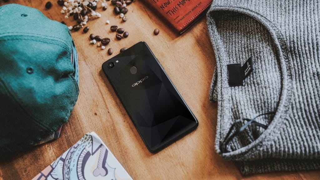 Oppo F7 Diamond Black Mulai Hari Ini Sudah Bisa Dibeli di Indonesia Oppo F7 Diamond Black Mulai Hari Ini Sudah Bisa Dibeli di Indonesia