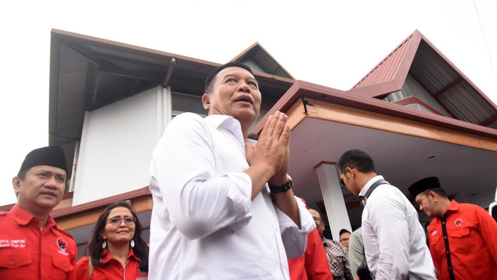 DPR Minta Kasus Penembakan Istri TNI Diusut Tuntas DPR Minta Kasus Penembakan Istri TNI Diusut Tuntas