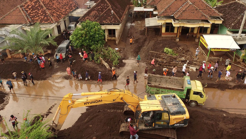 Banjir Bandang Banyuwangi Akibatkan 415 Rumah Rusak Banjir Bandang Banyuwangi Akibatkan 415 Rumah Rusak