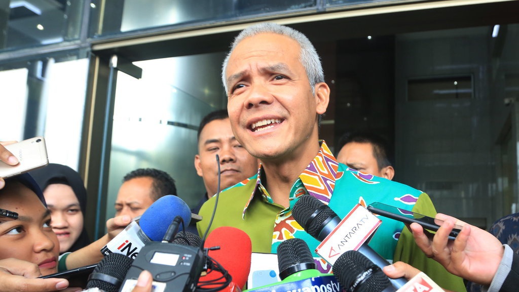 Ganjar Minta Timses Sudirman Said Laporkan Teror ke Polisi Ganjar Minta Timses Sudirman Said Laporkan Teror ke Polisi