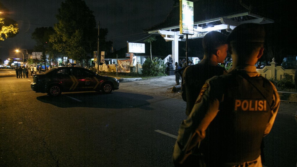 TKP Insiden Terduga Teroris di Sleman Dibuka, Polisi Masih Siaga TKP Insiden Terduga Teroris di Sleman Dibuka, Polisi Masih Siaga