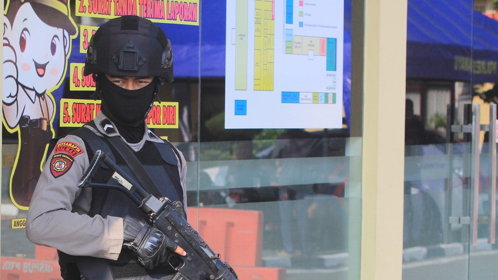 Penyerangan Polisi di Lamongan Diduga Libatkan Kelompok Radikal Penyerangan Polisi di Lamongan Diduga Libatkan Kelompok Radikal
