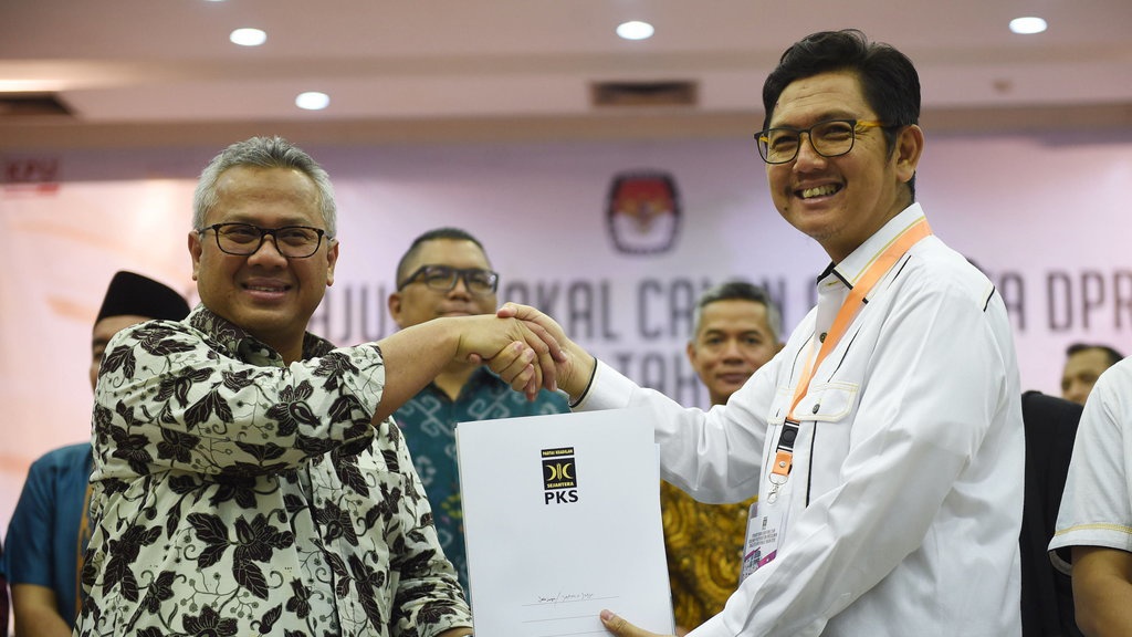 Akibat Tolak Surat DPP PKS: Dipecat dan Dicoret dari Daftar Caleg Akibat Tolak Surat DPP PKS: Dipecat dan Dicoret dari Daftar Caleg
