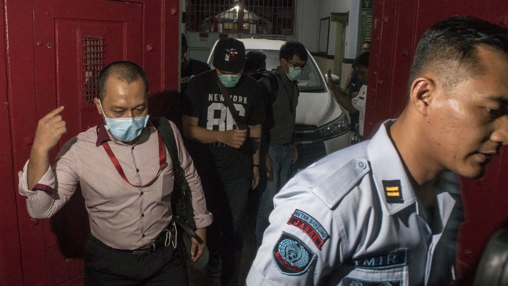 KPK Lakukan Penggeledahan Lapas Sukamiskin untuk Cari Bukti Perkara KPK Lakukan Penggeledahan Lapas Sukamiskin untuk Cari Bukti Perkara