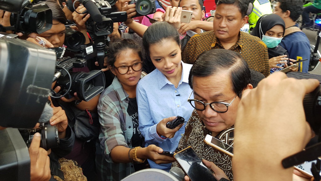 PSHK Dukung Wacana Seskab Buat Badan Legislasi Pemerintah PSHK Dukung Wacana Seskab Buat Badan Legislasi Pemerintah
