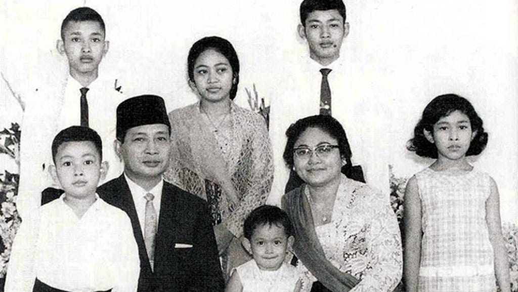 Pasang Surut Karier Soeharto dan Kelahiran Anak-Anaknya Pasang Surut Karier Soeharto dan Kelahiran Anak-Anaknya