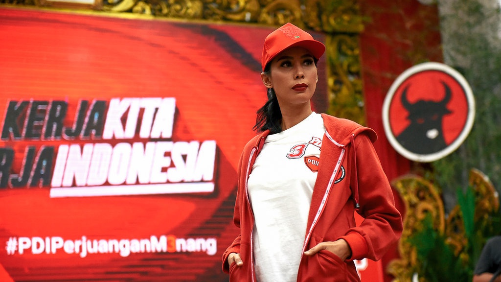 Peragaan Busana Atribut Kampanye PDIP Peragaan Busana Atribut Kampanye PDIP