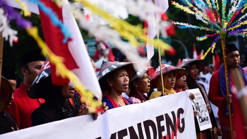 Ibu-ibu Petani Kendeng Tagih Penuntasan Kasus Pabrik Semen