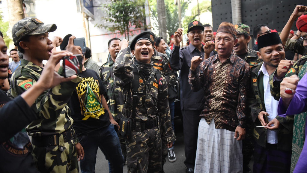 Tuntut Bubarkan Banser NU, Massa Mau Bertemu Jokowi Tuntut Bubarkan Banser NU, Massa Mau Bertemu Jokowi