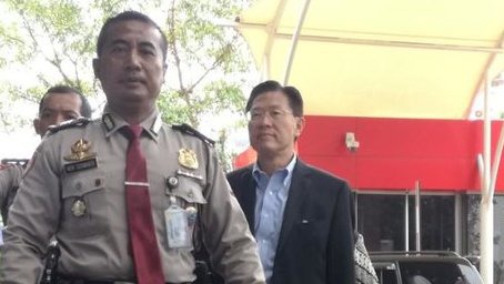 James Riady Bungkam Saat Penuhi Panggilan KPK di Kasus Meikarta James Riady Bungkam Saat Penuhi Panggilan KPK di Kasus Meikarta