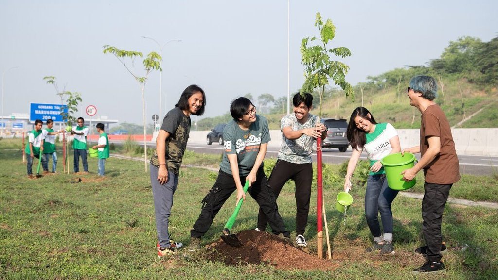 Pohon-pohon Kehidupan untuk Trans Jawa Pohon-pohon Kehidupan untuk Trans Jawa