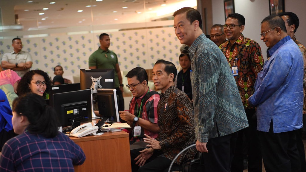 Mengapa Investasi Asing Tak Menambah Lapangan Kerja Indonesia? Mengapa Investasi Asing Tak Menambah Lapangan Kerja Indonesia?