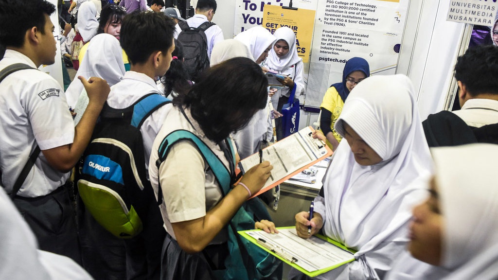 SNMPTN: Betapa Ketatnya Persaingan Masuk PTN SNMPTN: Betapa Ketatnya Persaingan Masuk PTN