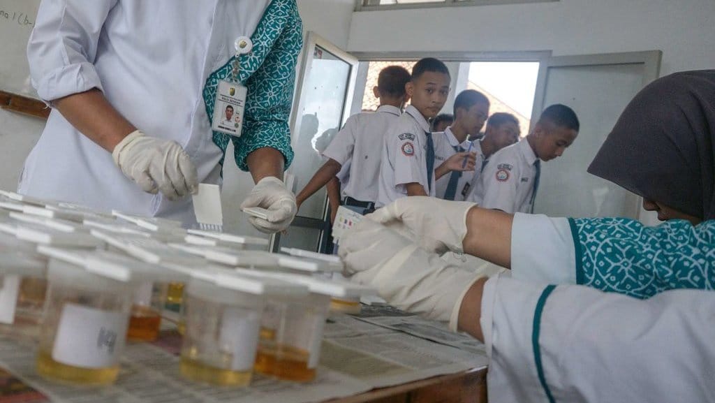Wacana Tes Urine Siswa di Jabar: Cegah Narkoba, Picu Stigma? Wacana Tes Urine Siswa di Jabar: Cegah Narkoba, Picu Stigma?