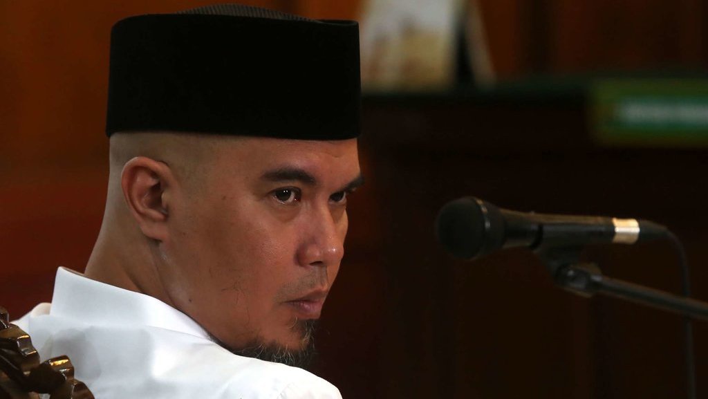 Ahmad Dhani: Saya Tidak Tahu Ditahan Sebabnya Apa Ahmad Dhani: Saya Tidak Tahu Ditahan Sebabnya Apa