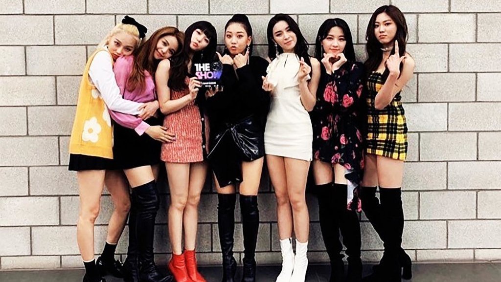 CLC Raih Kemenangan Pertama di Program Acara Musik The Show