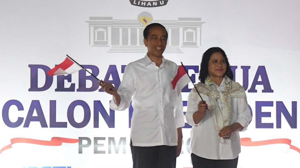 Debat Kedua Capres: Jokowi Tekankan Kurangi Pemakaian Energi Fosil Debat Kedua Capres: Jokowi Tekankan Kurangi Pemakaian Energi Fosil