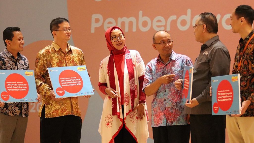 Indosat Donasikan 1.400 Komputer untuk Dukung Pendidikan Indonesia Indosat Donasikan 1.400 Komputer untuk Dukung Pendidikan Indonesia