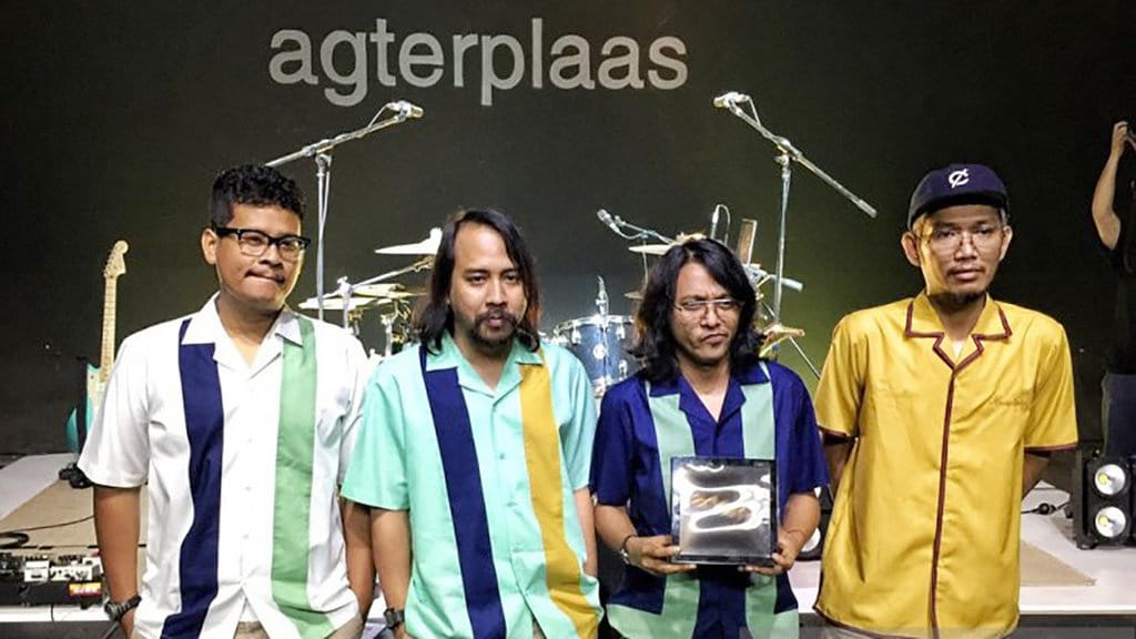 Agterplaas: Jakarta Menurut The Adams yang Lebih Dewasa Agterplaas: Jakarta Menurut The Adams yang Lebih Dewasa