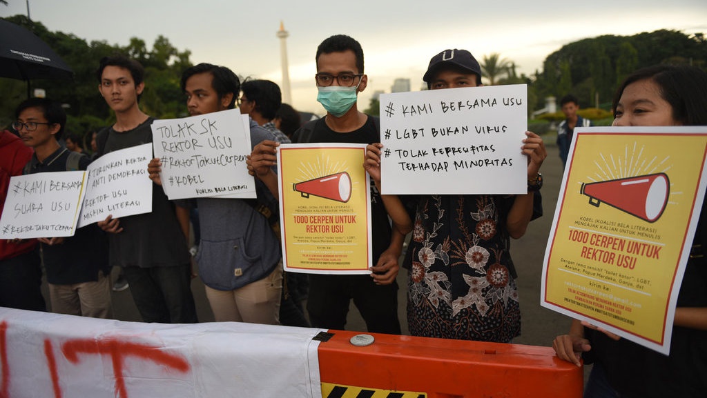 Aksi Mahasiswa Tolak Pembubaran Redaksi Suara USU Aksi Mahasiswa Tolak Pembubaran Redaksi Suara USU