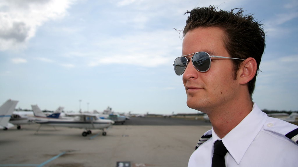 Kembalinya Tren Kacamata Aviator, Andalan Para Pilot hingga Pesohor Kembalinya Tren Kacamata Aviator, Andalan Para Pilot hingga Pesohor