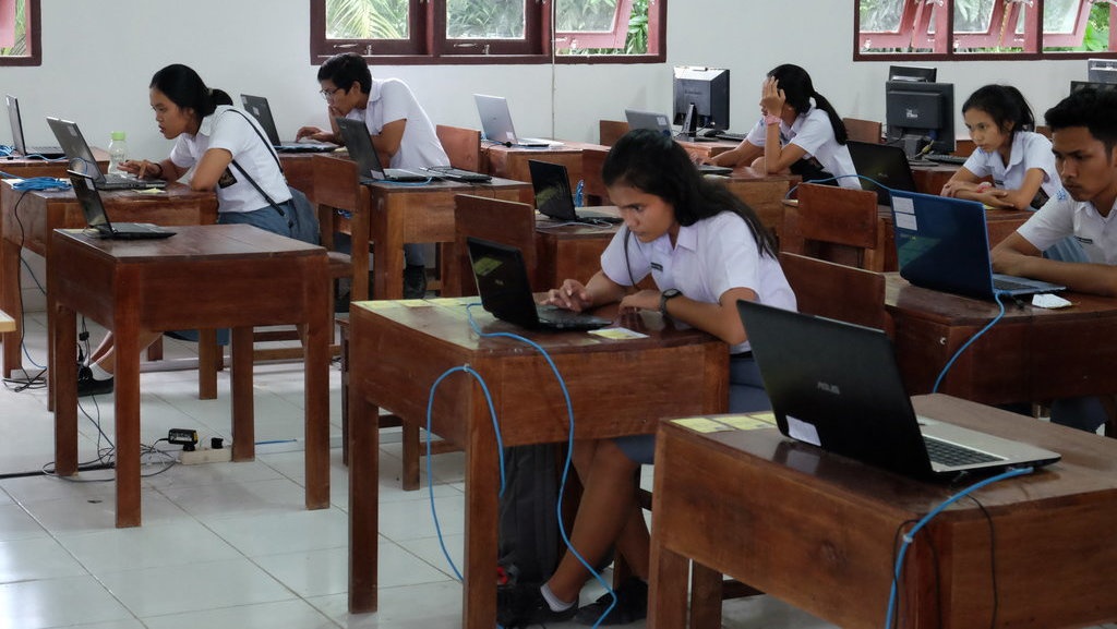 Soal Persamaan Linear Dua Variabel Kelas 10 Semester 2 & Jawaban Soal Persamaan Linear Dua Variabel Kelas 10 Semester 2 & Jawaban