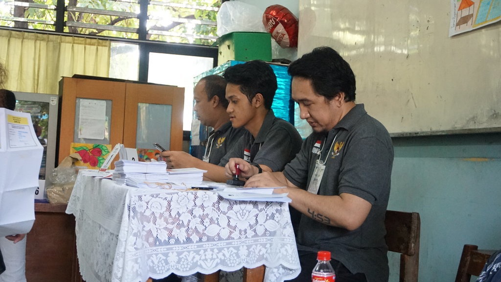 Jokowi Menang Mutlak di TPS Ketua TKN Erick Thohir Jokowi Menang Mutlak di TPS Ketua TKN Erick Thohir