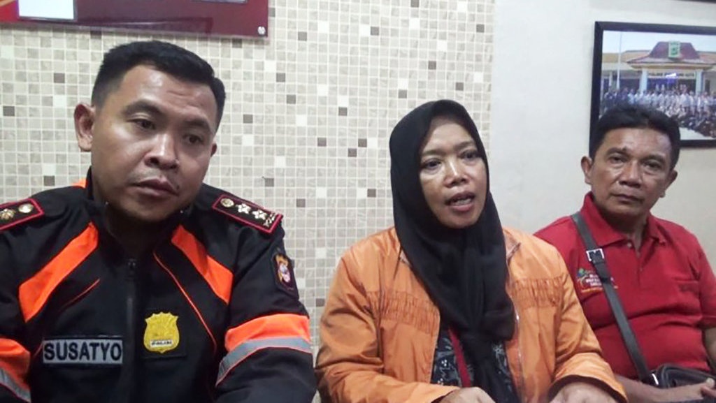 Polisi: Penyebar Video Viral Ancam Jokowi Bukan Guru SD Sukabumi Polisi: Penyebar Video Viral Ancam Jokowi Bukan Guru SD Sukabumi
