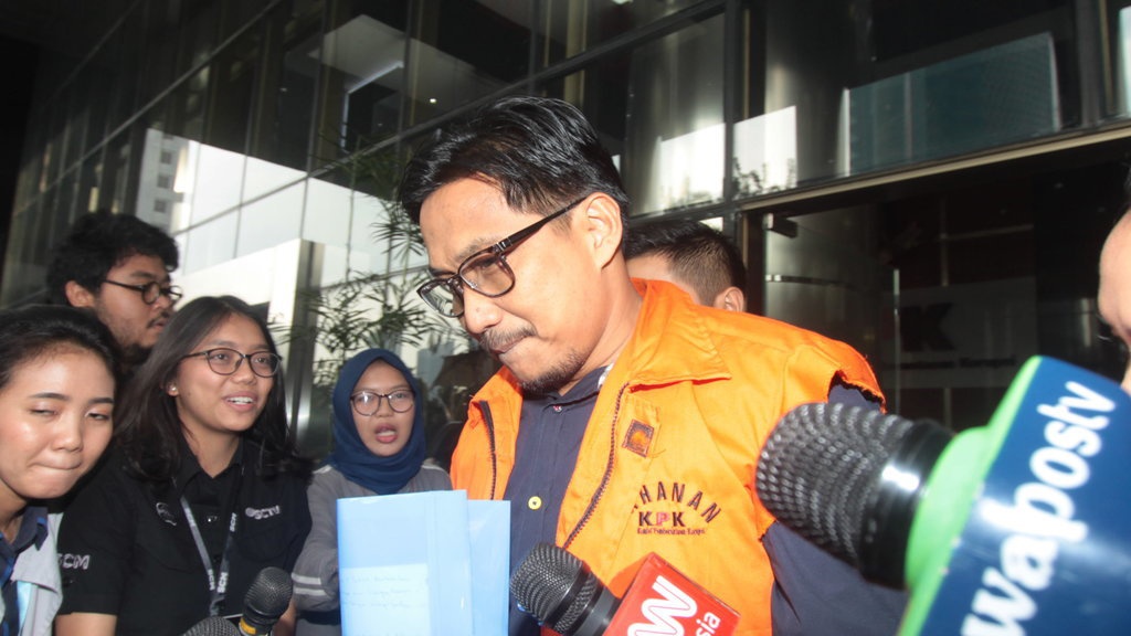 KPK Perpanjang Penahanan Bowo Sidik di Kasus Suap Pupuk KPK Perpanjang Penahanan Bowo Sidik di Kasus Suap Pupuk