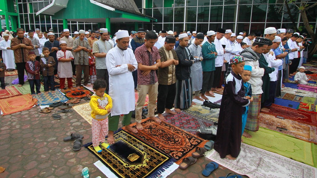 Akar Krisis di Dunia Islam: Kemerosotan Intelektual Berkepanjangan Akar Krisis di Dunia Islam: Kemerosotan Intelektual Berkepanjangan