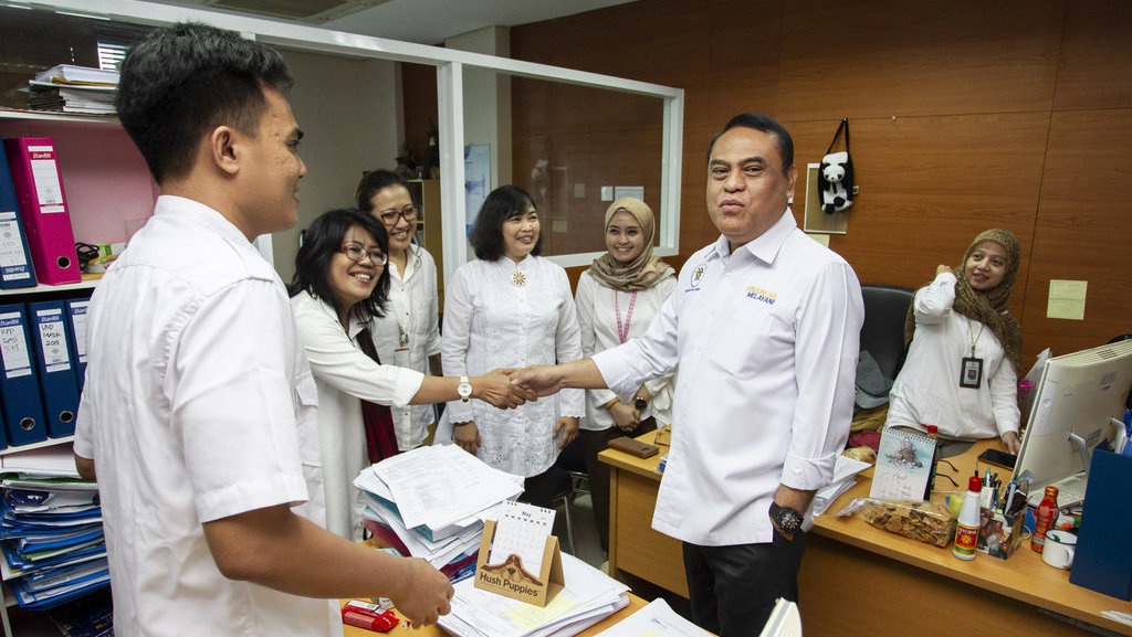 Menristekdikti akan Beri Sanksi SP 1 ke ASN yang Bolos Hari Ini Menristekdikti akan Beri Sanksi SP 1 ke ASN yang Bolos Hari Ini