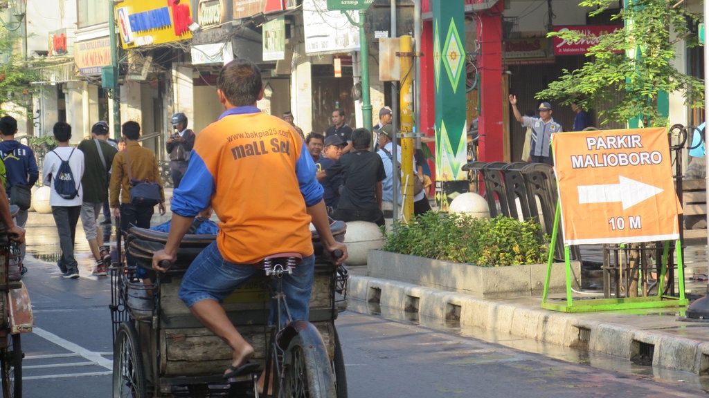 Daftar Kendaraan yang Boleh Melintas di Jalan Malioboro Daftar Kendaraan yang Boleh Melintas di Jalan Malioboro