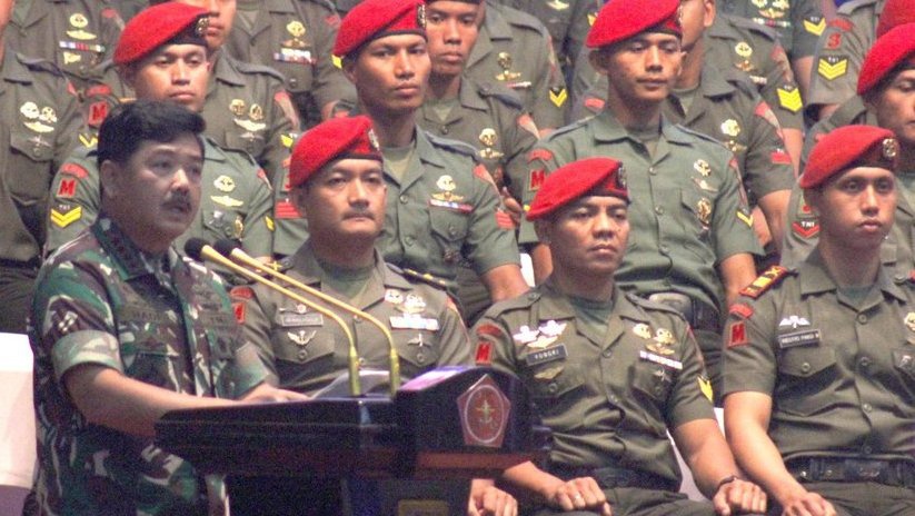 Panglima TNI Minta Penahanan Soenarko Ditangguhkan Mabes Polri Panglima TNI Minta Penahanan Soenarko Ditangguhkan Mabes Polri