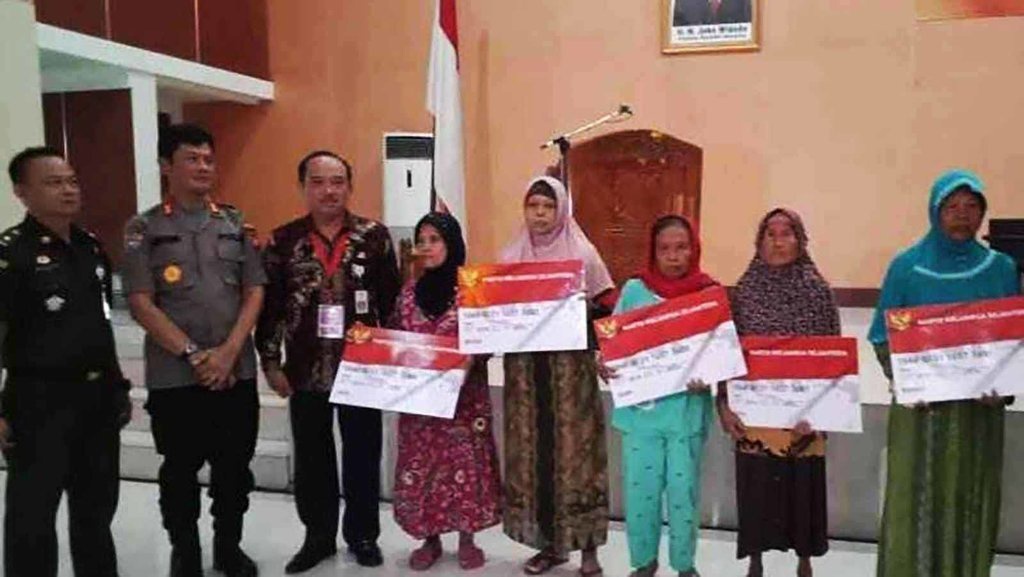 Politik Bahasa dan Eufemisme Kemensos Soal Keluarga Pra-sejahtera Politik Bahasa dan Eufemisme Kemensos Soal Keluarga Pra-sejahtera