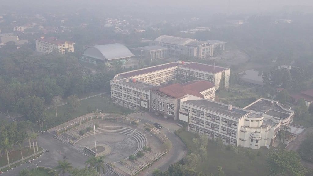 Asap Karhutla Pekanbaru Mulai Ganggu Kesehatan dan Aktivitas Warga Asap Karhutla Pekanbaru Mulai Ganggu Kesehatan dan Aktivitas Warga