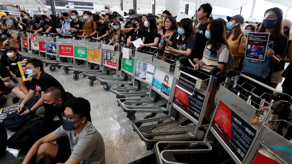 Jurnalis Cina Kecam Pengeroyokan Wartawan Saat Demo Hong Kong Jurnalis Cina Kecam Pengeroyokan Wartawan Saat Demo Hong Kong