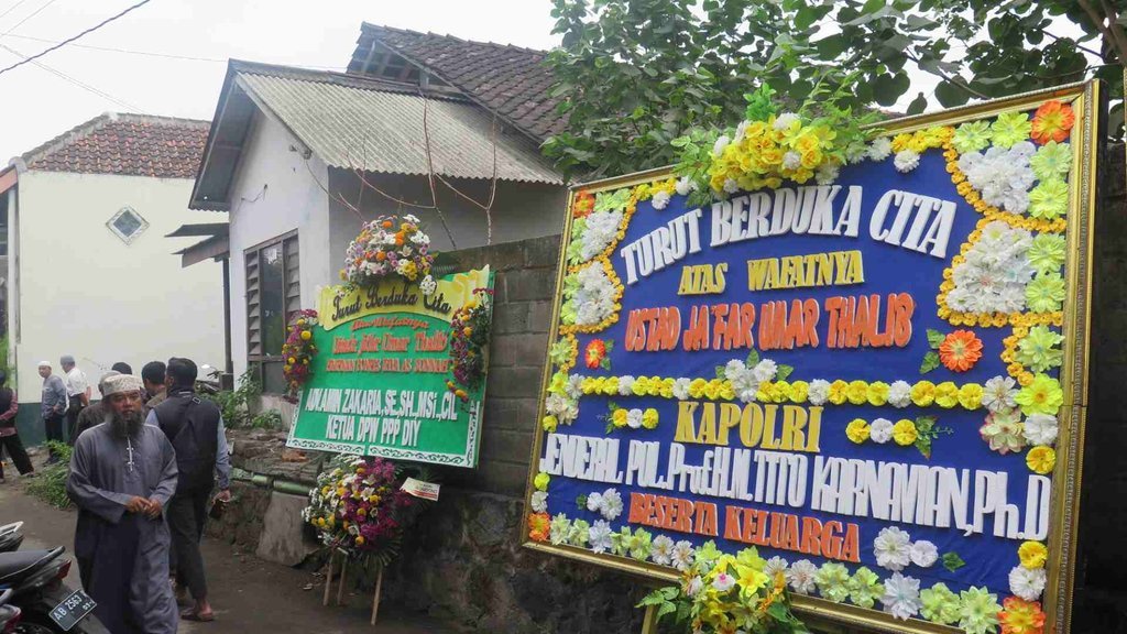 Pendiri Laskar Jihad Wafat, Kapolri & Eks Ketua KPK Berbelasungkawa Pendiri Laskar Jihad Wafat, Kapolri & Eks Ketua KPK Berbelasungkawa