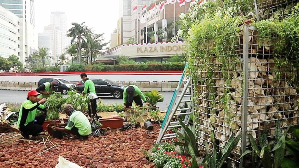 Kadis Kehutanan DKI Tak Tahu Penyuruh Pembongkaran Instalasi Gabion Kadis Kehutanan DKI Tak Tahu Penyuruh Pembongkaran Instalasi Gabion