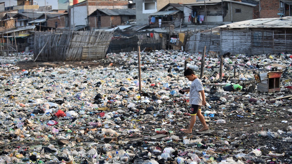 Lautan Sampah di Pemukiman Rawa Bengek Lautan Sampah di Pemukiman Rawa Bengek