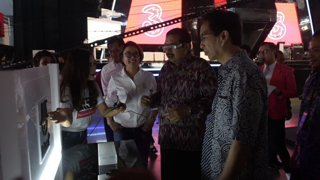 Kecepatan Download 5G Tri (3) Tembus 1,2 Gbps Saat Uji Coba Kecepatan Download 5G Tri (3) Tembus 1,2 Gbps Saat Uji Coba