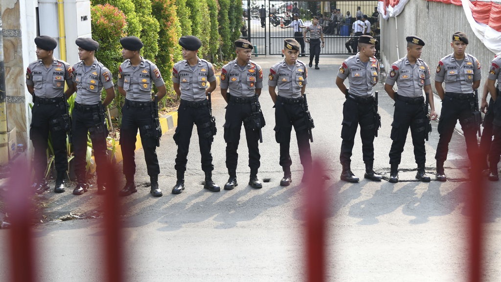ISESS: Polisi Jadi Daya Tarik untuk Memperbesar Pengaruh ISESS: Polisi Jadi Daya Tarik untuk Memperbesar Pengaruh