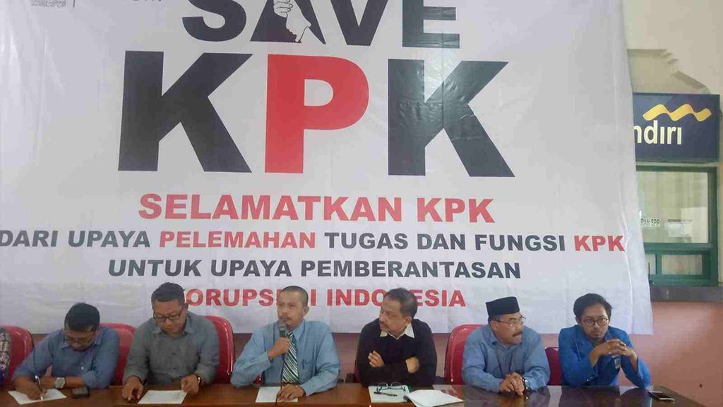 Tolak Revisi UU KPK, UII Kumpulkan Tanda Tangan Dosen & Mahasiswa Tolak Revisi UU KPK, UII Kumpulkan Tanda Tangan Dosen & Mahasiswa