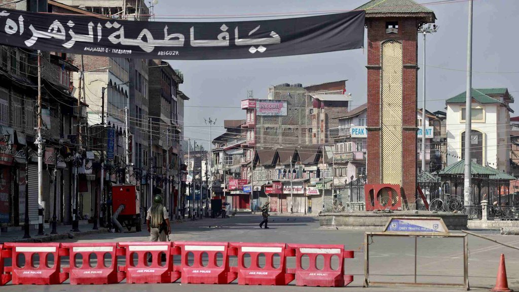 Kekerasan di Kashmir Terus Terjadi Usai India Cabut Hak Istimewanya Kekerasan di Kashmir Terus Terjadi Usai India Cabut Hak Istimewanya