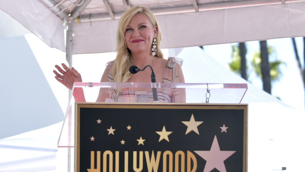 Kirsten Dunst Tertarik Membuat Sekuel Film Bring It On Kirsten Dunst Tertarik Membuat Sekuel Film Bring It On